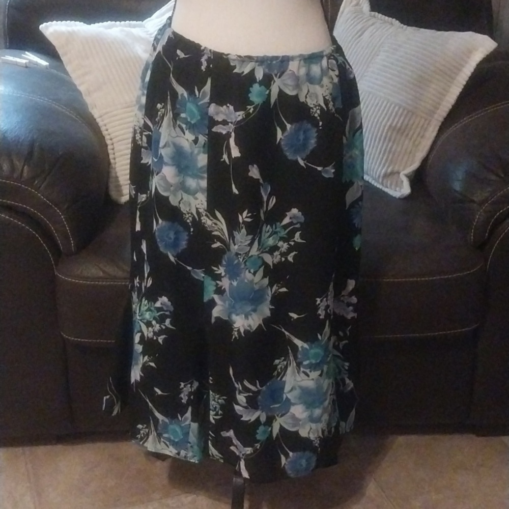 Donna B Taylor Women Midi Black with Floral Print Pull On Skirt Size 12